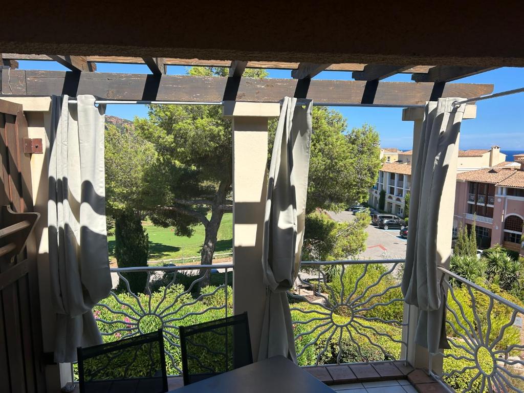 Studio-terrasse avec vue mer-Clim-parking-Draps inclus - 3
