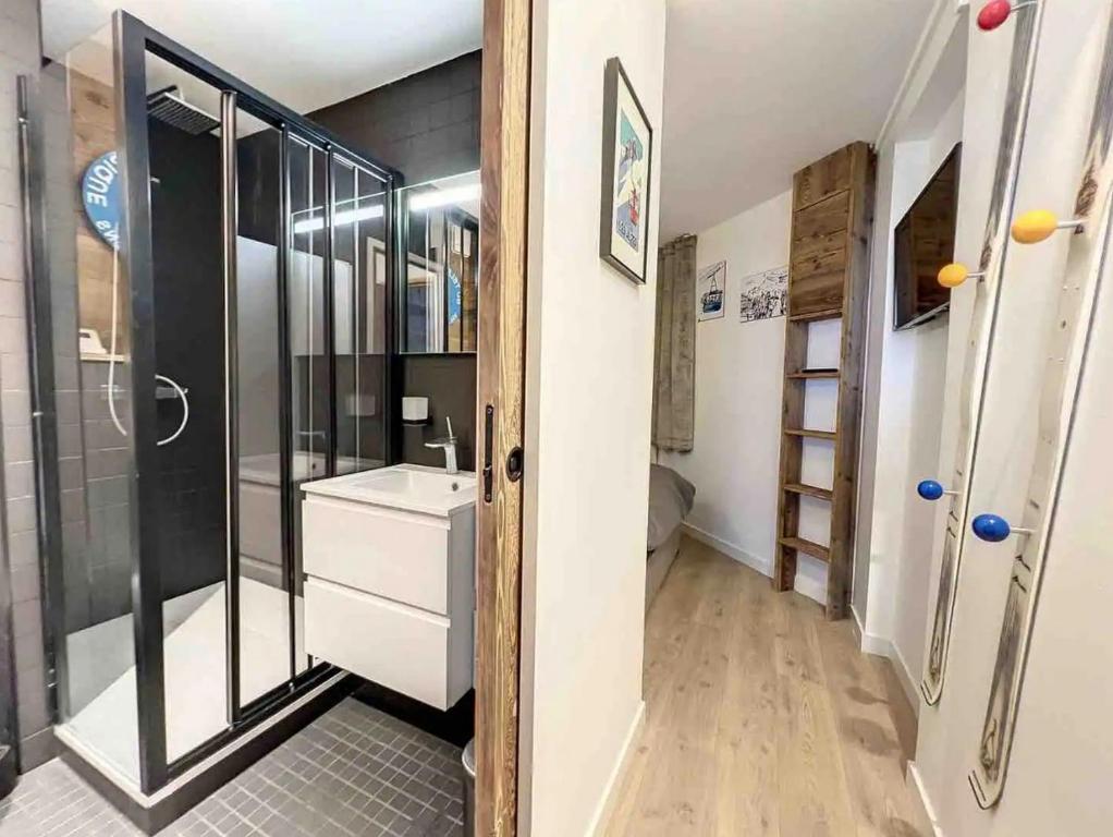 Exceptional Ski-in/Ski-out Apartment in Val Thorens - 3