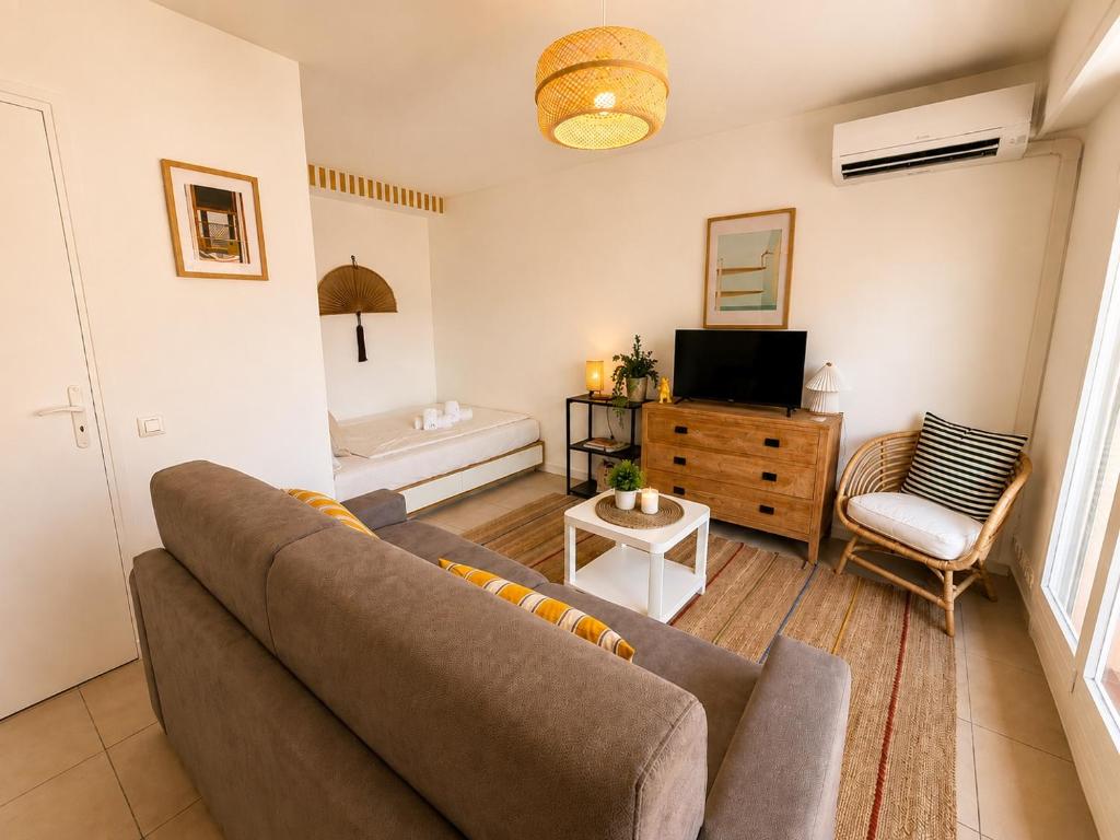 Studio quartier Casino-Accès plage - 2
