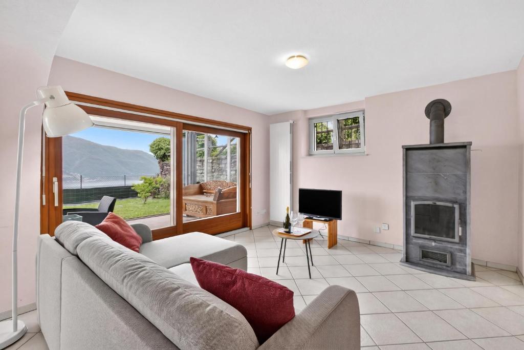 Panoramic Garden Lake View in Locarno Monti - Happy Rentals - 2
