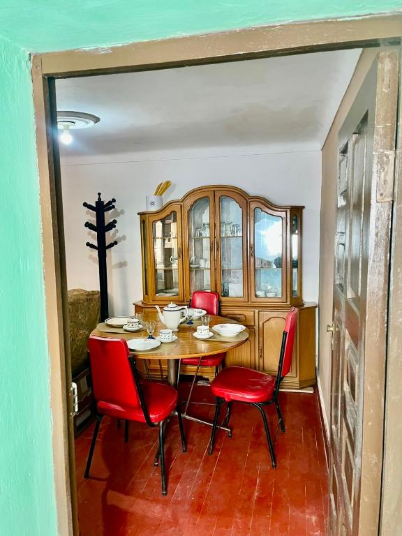 Airport House - Full Apartment with courtyard - 3
