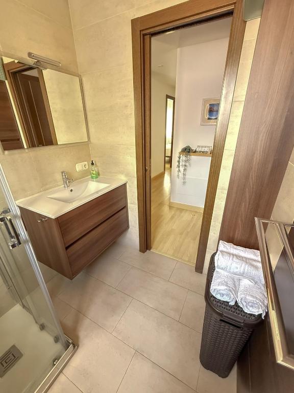 Central Apartment in Nerja with Pool and Parking - 4
