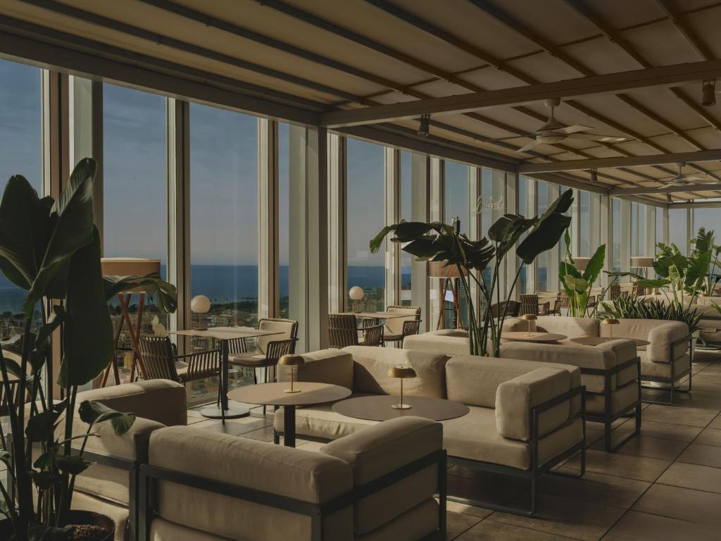 The Level at Meliá Barcelona Sky - 3