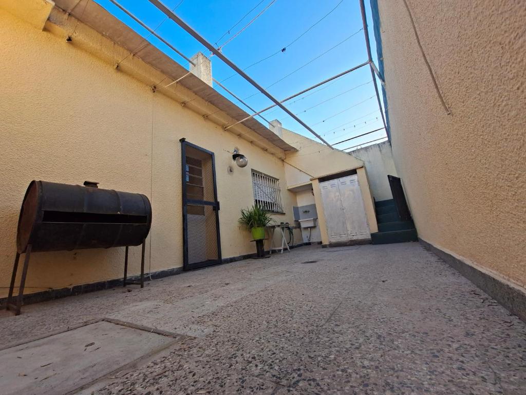 Casa con cochera - 1