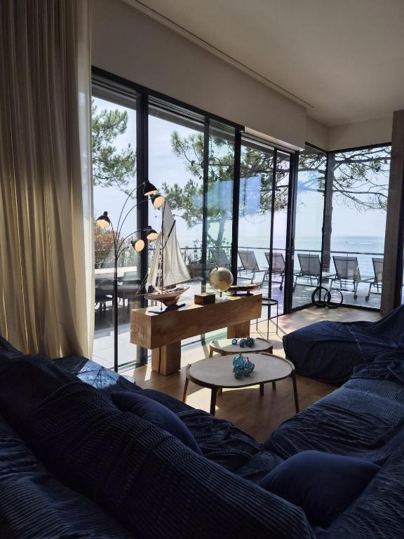 Exceptional 7-bedroom villa - 1