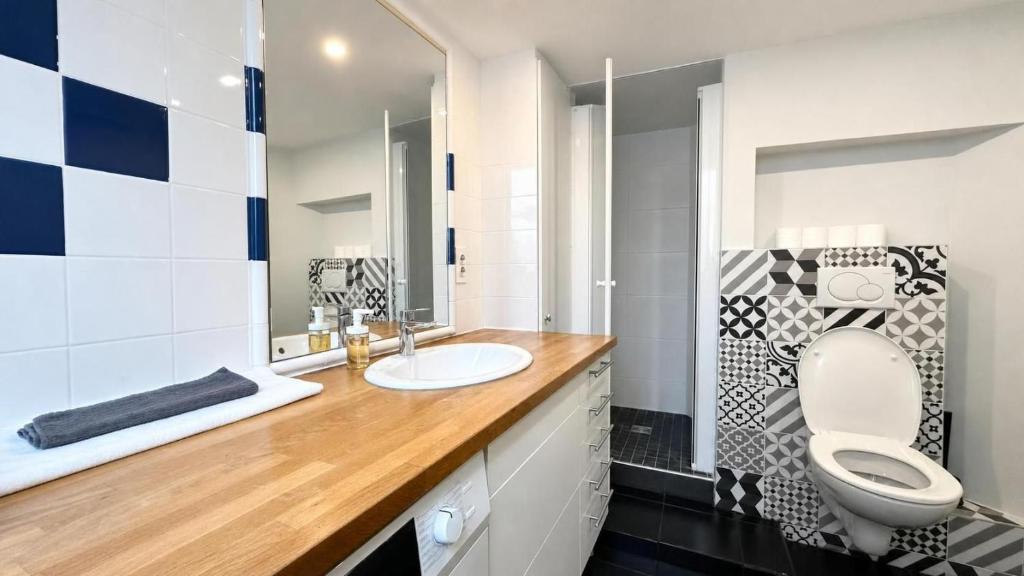 2 Bedroom Spacious Apartment Near Père Lachaise - 2