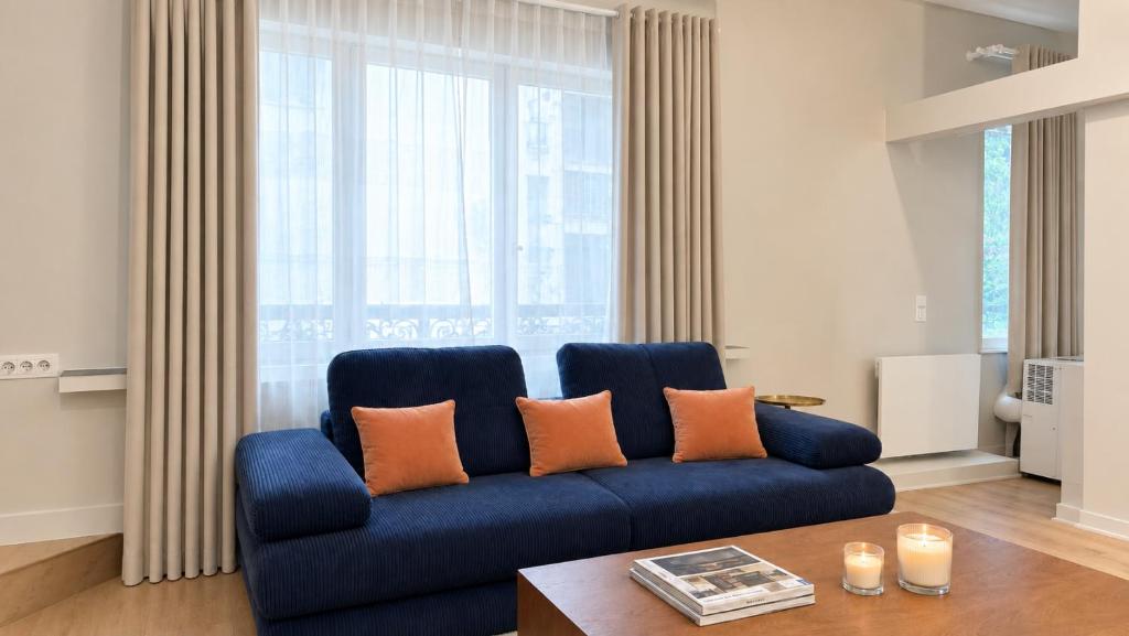 2 Bedroom Spacious Apartment Near Père Lachaise - 3