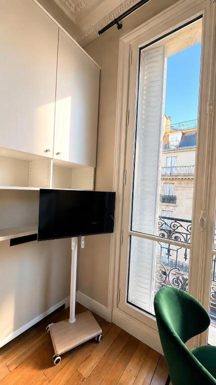 Luxe Private Suite - 2
