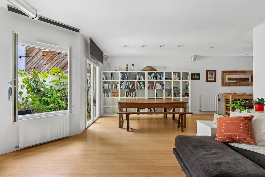 Charming townhouse with private garden - 1