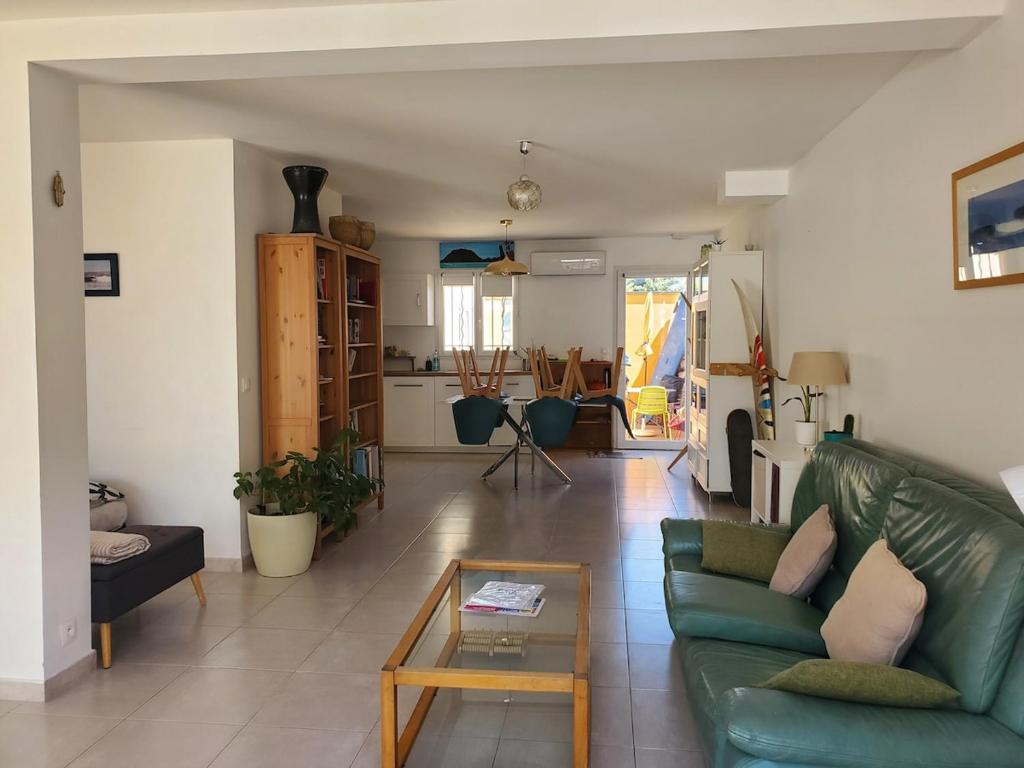 Modern CARRO villa, seaside, COTE BLEUE - 4
