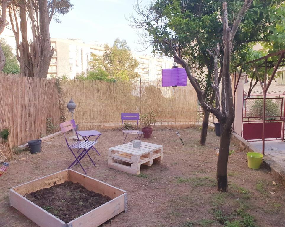 Ground floor apartment of a bucolic villa in town, garden et parking - 2