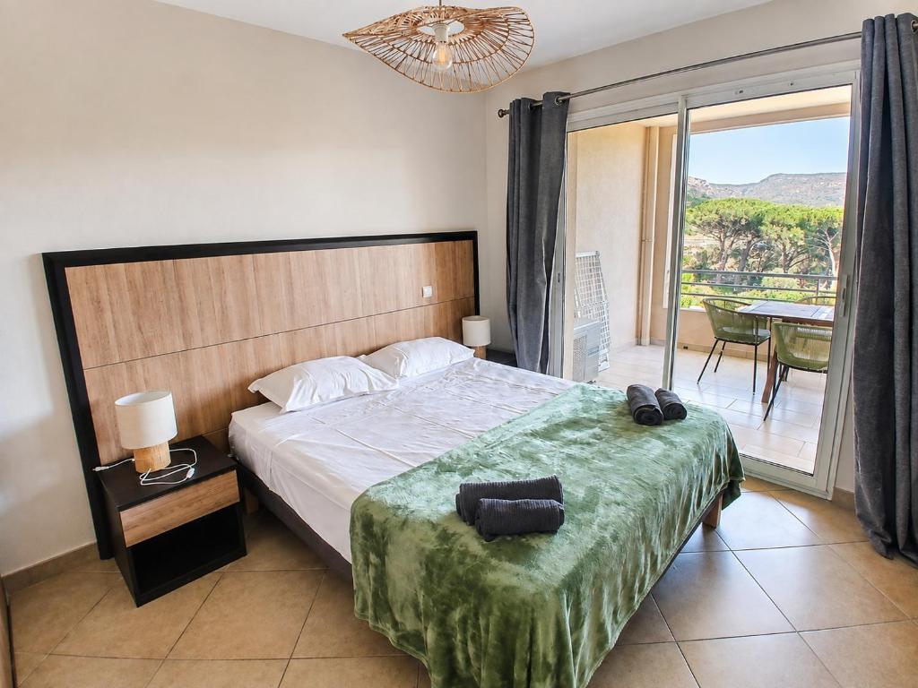 Apartment with pool view Salina Bay Porto-Vecchio - 2