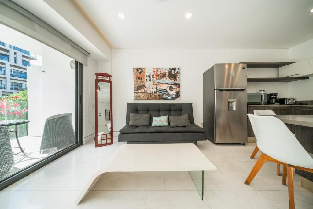 1BR Condo on Calle 38 - Pet Friendly, Pools & Gym - 3