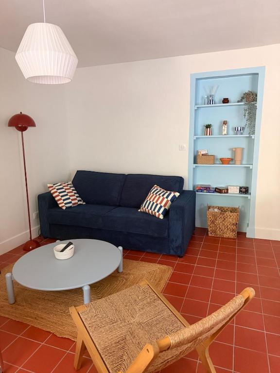 Bas de villa, 6 personnes, piscine, proche plages - 4