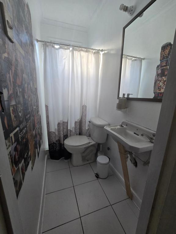 Íntimo Dormitorio con baño y acceso independiente - 3