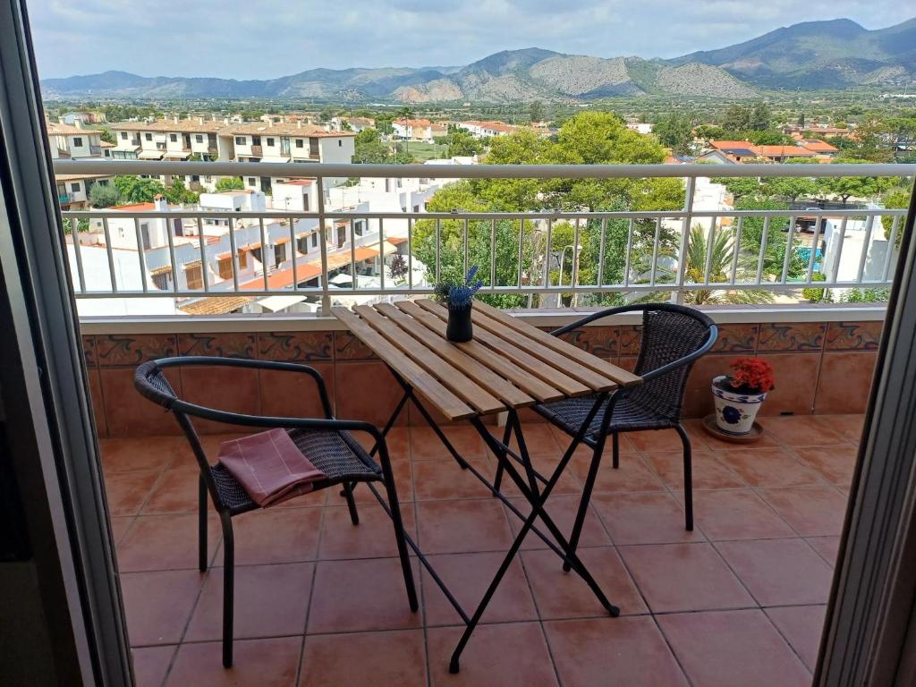 Spacious Apartment in Benicàssim with Mountain View - 2