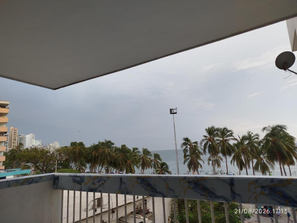 Apartamento Edificio Iroka 4C en el Rodadero Frente al Mar con Balcón y Vista 3 Habitaciones - 3