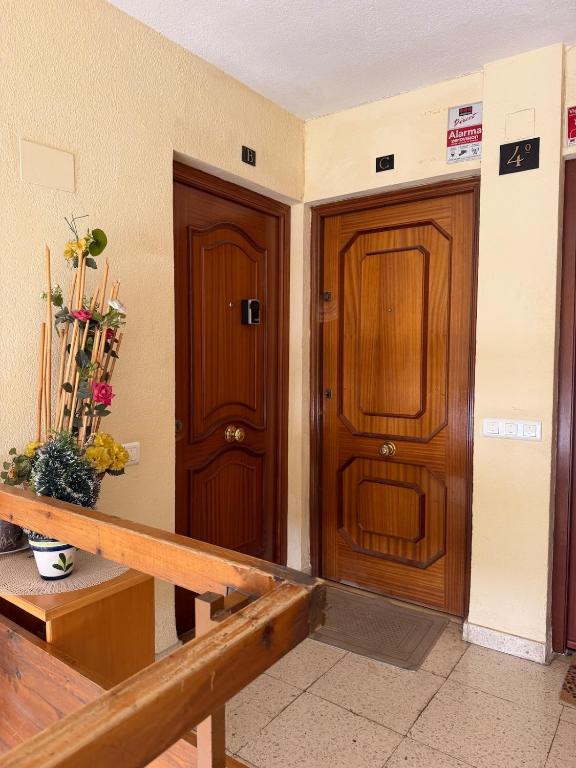 Renovated apartment 2 bedrooms Free parking - 3
