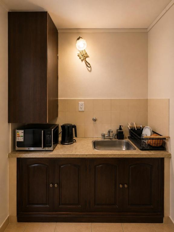 Boutique apartment facing the main square - 3