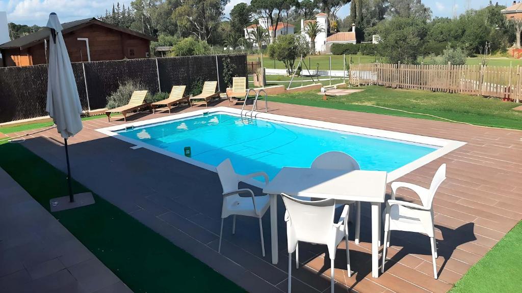 Chalet con Piscina Privada, Jardín y Gran Capacidad 18 personas - 4