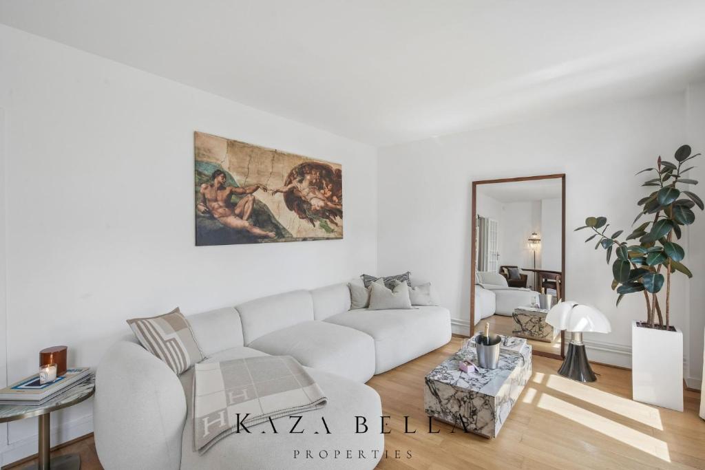 Luxury 2 BDR Apartment with Balcony • Heart of Montorgueil - 2