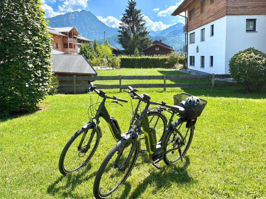22 BERGFEX Wanderglück mit e-Bikes und Sommer-Bergbahnticket - 3