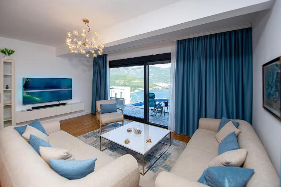 Book now for a perfect blend of luxury and tranquility! - 3