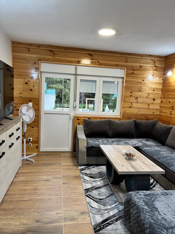 Mountain House 22 - 3