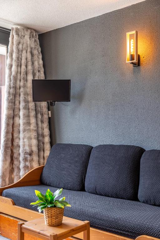 Residence Altineige, Ski In-Out with WiFi in Val Thorens, "V8" by Versant Collection - 5