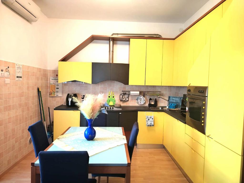 Sole & Luna Charming Colorful Home Arona - 4