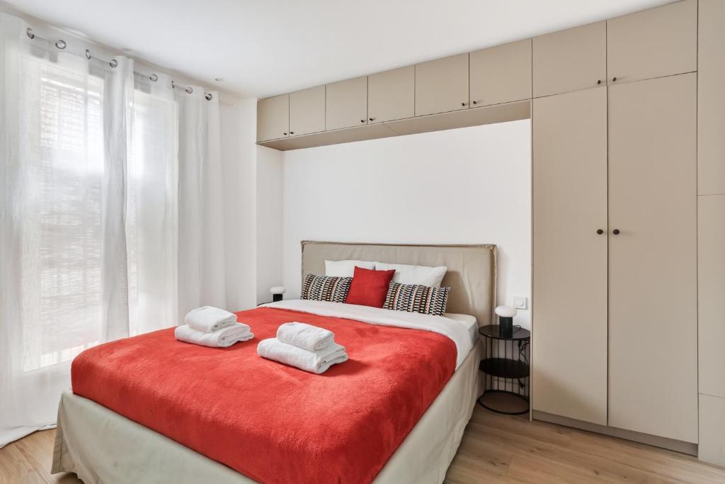 Branded New - Well Designed - 1BR Apt in Paris 20 - 2
