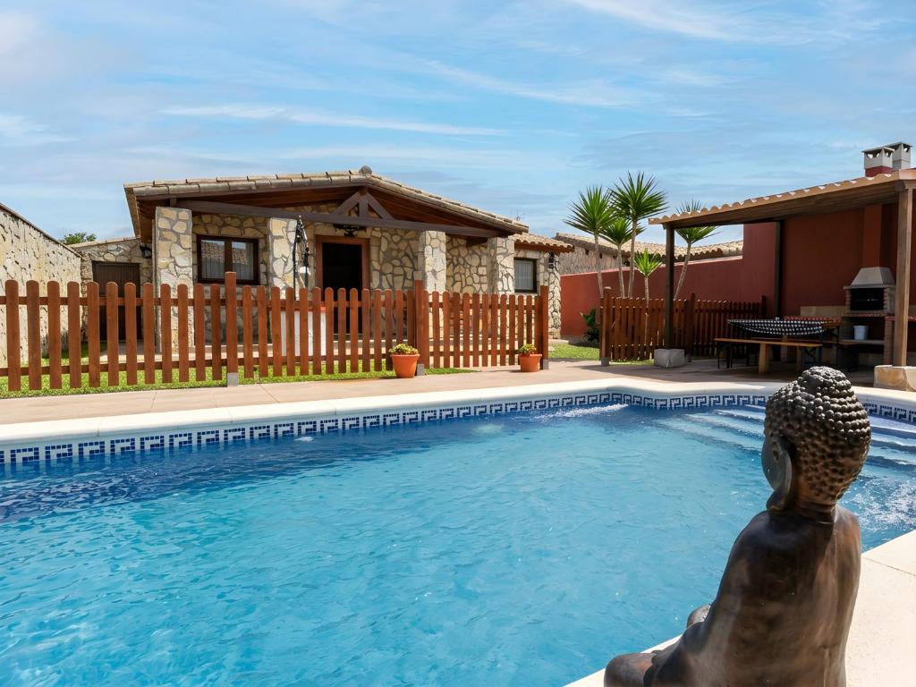 Casa con piscina solo aceptamos familias y parejas no grupos jovenes - 3