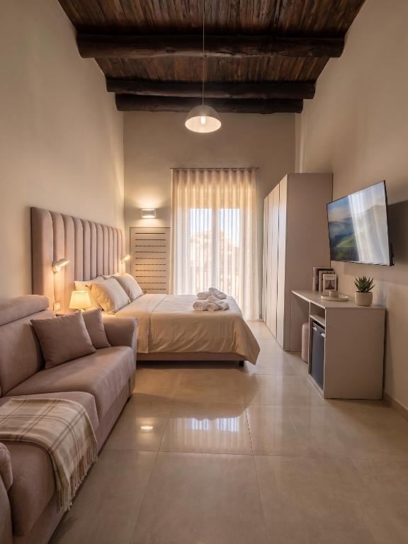 Lou Lou Rooms - 1