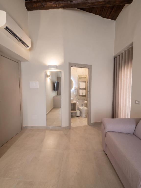 Lou Lou Rooms - 3