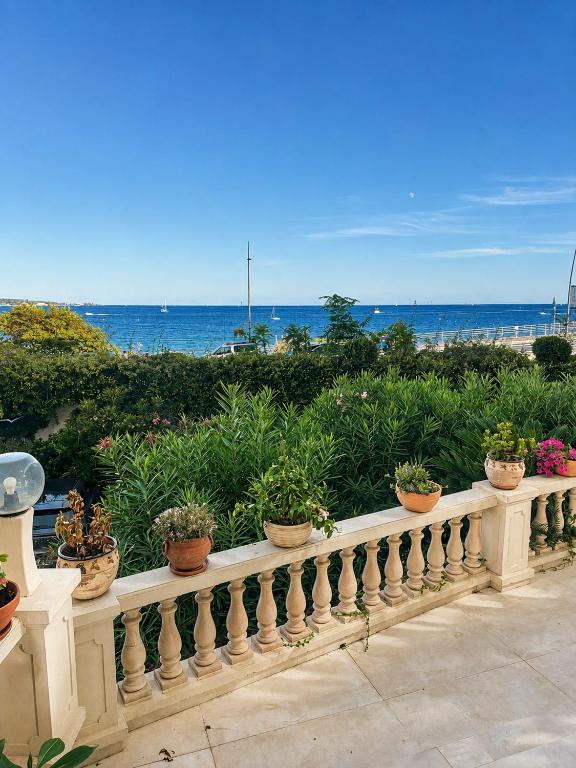 4BR Sea View Garden Apartment near Cannes and 1min from Beach - 1