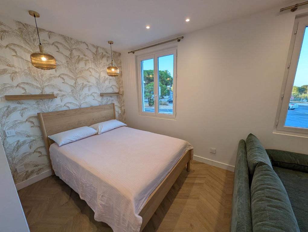 NEW Vega Studio rénovation, climatisé, parking & piscine Antibes Centre vue Fort Carré et Port - 2