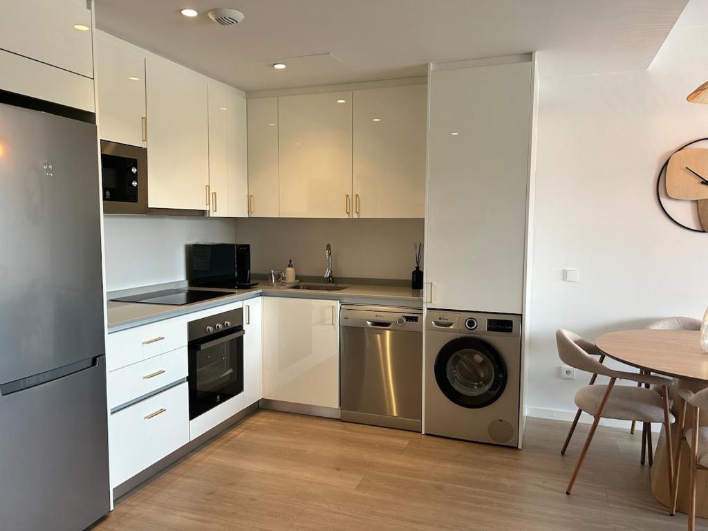 Modern apartment with pool in Estepona - 4