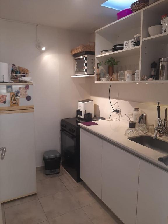 Bright and modern room with terrace in Núñez - 3