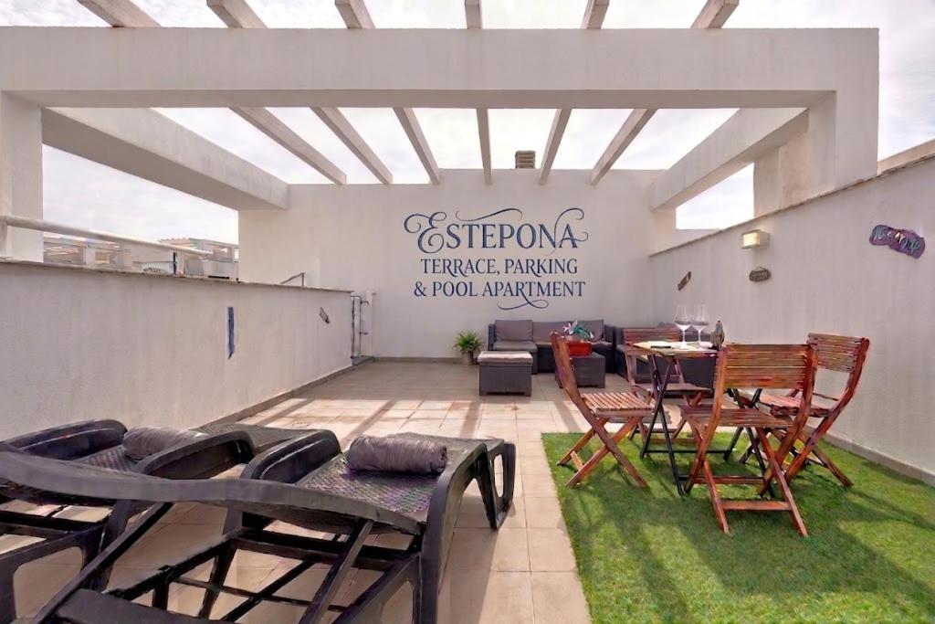 Estepona terrace, parking & pool Apartment - 1