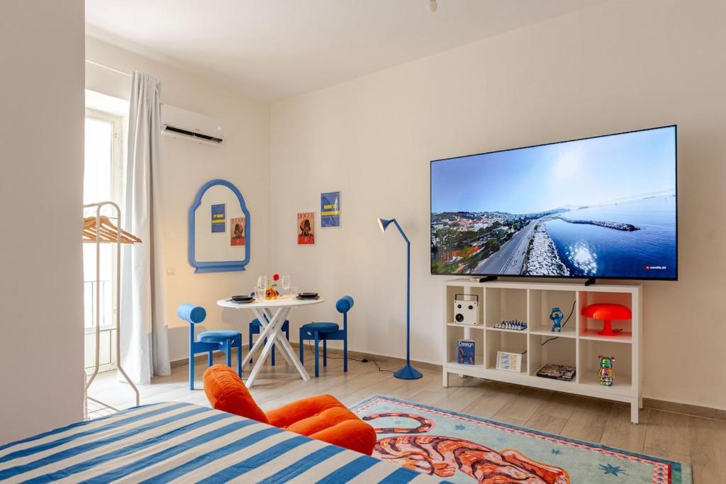 The Vibe House - 1