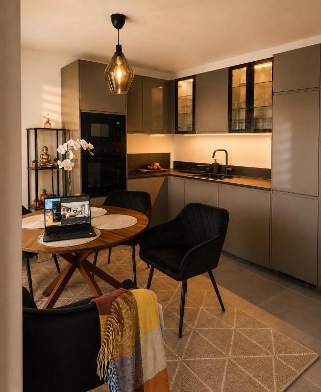 New 2-room air-conditioned apartment in the clouds - 1