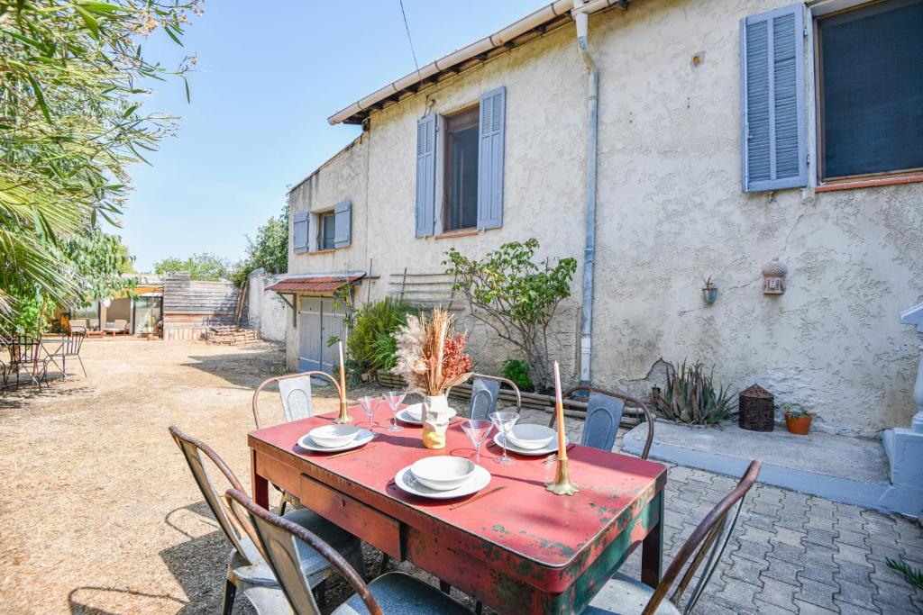 Maison avec terrasse & parking - Chartreux - 2