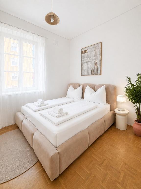 Central Living - 1