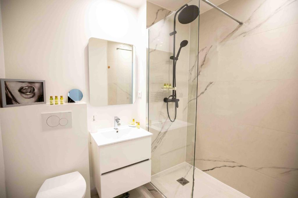 Chic 1-bedroom apartment steps away from La Croisette - 5