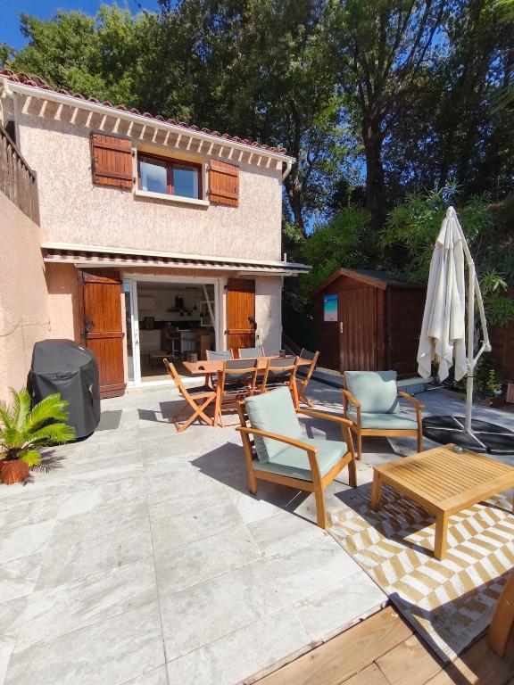 La Petite Maison Jacuzzi au son des cigales - 1