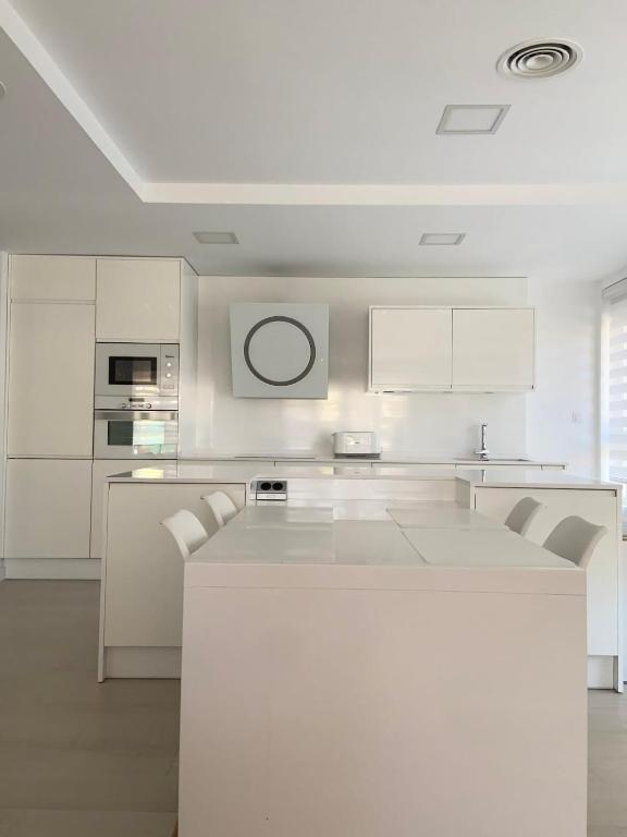 The Park Lounge - Elegant Live-Work Apartment by Park - 5