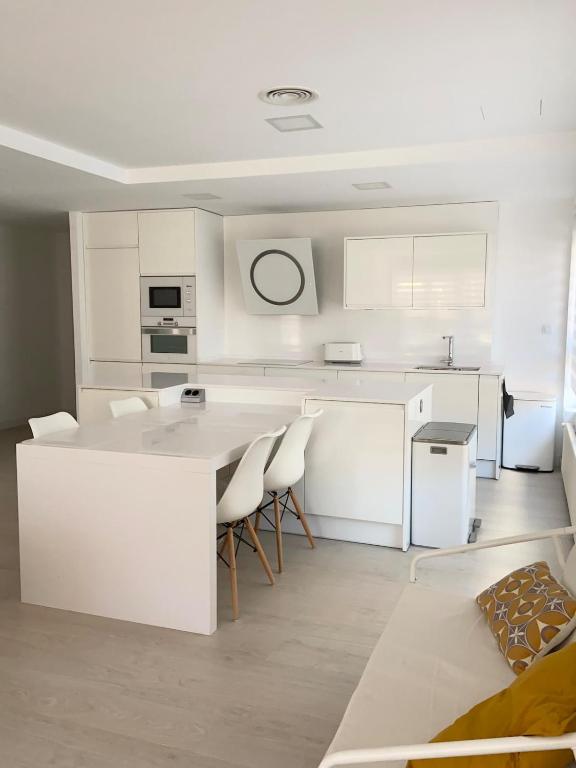 The Park Lounge - Elegant Live-Work Apartment by Park - 4