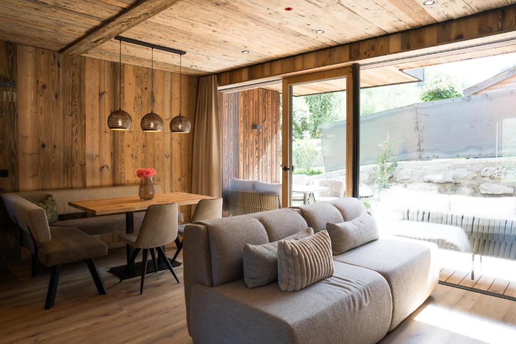 SLOW Fine Chalets, Private Dine & Spa - 1
