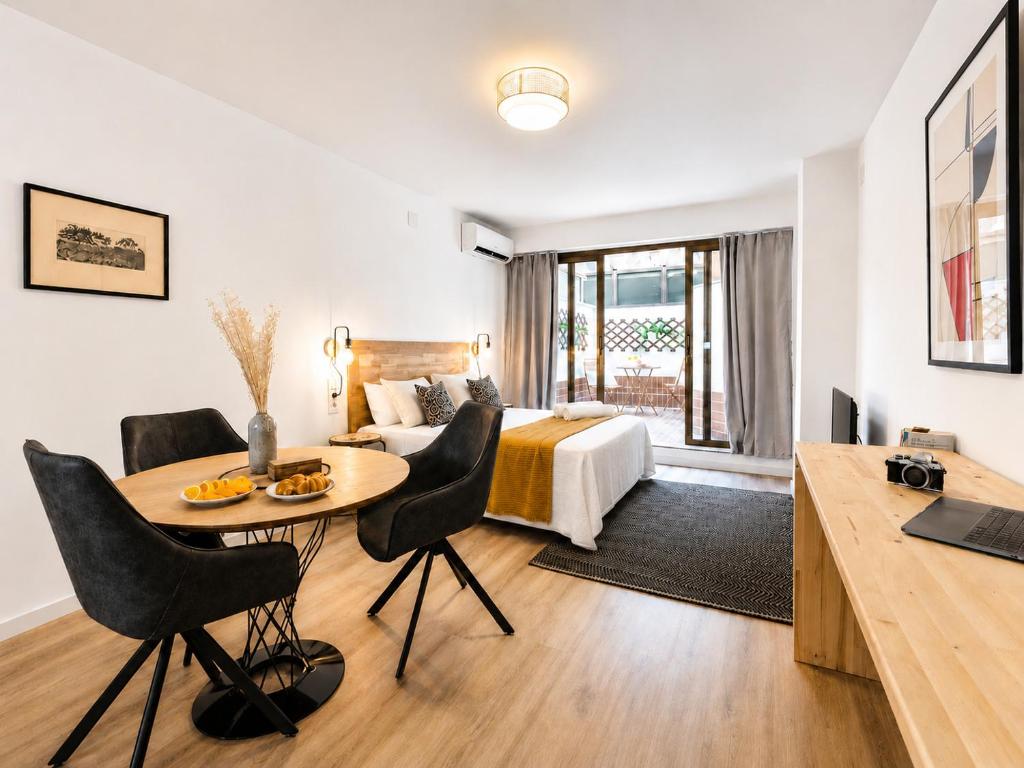 CASA FLORIT - The Apolo Suite & Cozy Terrace - 1