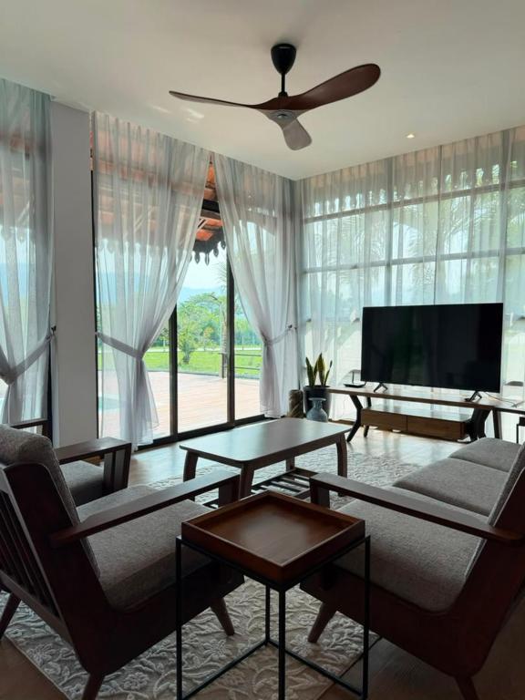 ROYALE RIVIERA RESORT (PRIVATE POOL VILLAS)